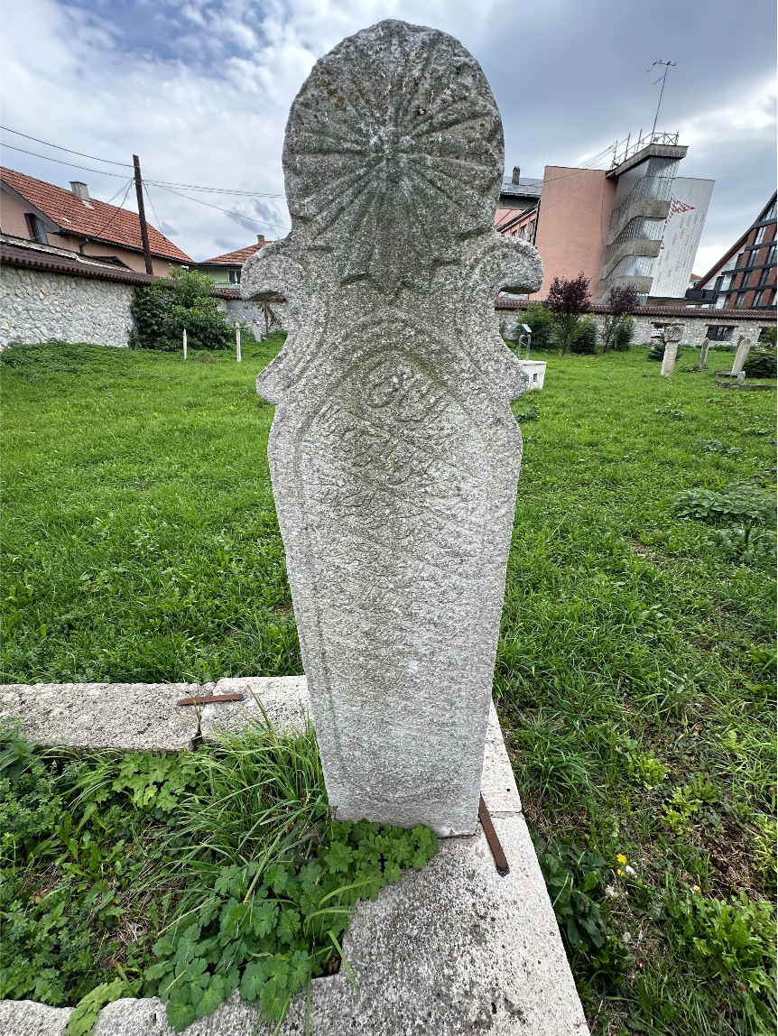 Nišan u Husein pašinoj džamiji u Pljevljima